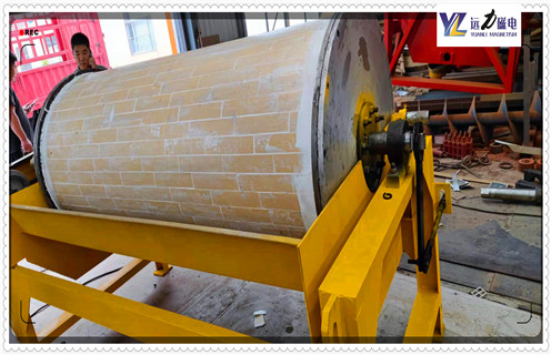 滾筒磁選機(jī)，濰坊滾筒磁選機(jī)必須對現(xiàn)實(shí)生活加以提煉總結(jié)！廠家_鐵礦磁選機(jī)在鐵粉選別中起什么作用？磁場一般為多少_磁塊如何排列 